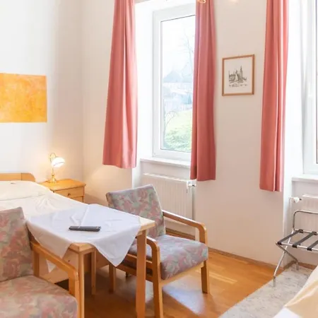 Hotel-garni&hostel Sandwirt